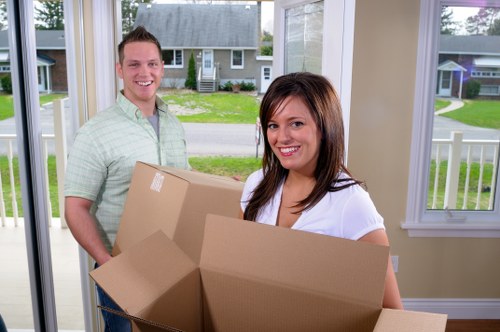 Moving truck service for Elephant and Castle residential and commercial moves