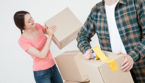 Removal van service in Elephant and Castle for local home and office moves