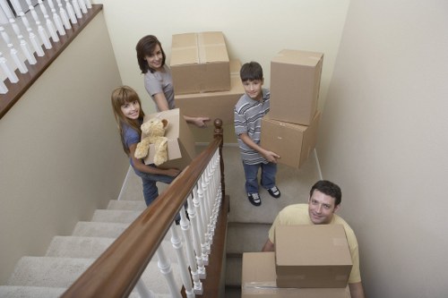 Packing and loading support for moving items in Elephant and Castle